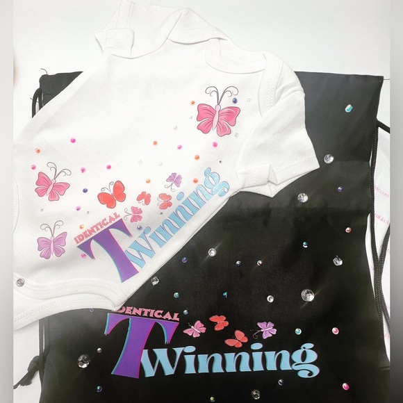 Set of 2 Twinning Onesies with backpack for TWIN girls - Picture 4 of 4